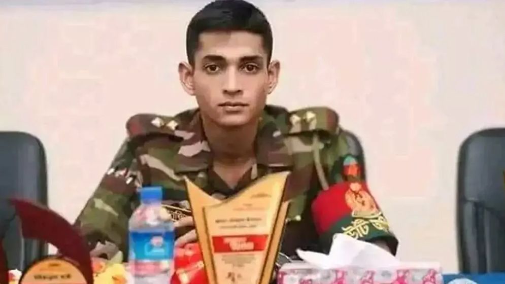 লেফটেন্যান্ট তানজিম হত্যা: মৃত্যু নিশ্চিতে এলোপাতাড়ি ছুরিকাঘাত করে ৩ ডাকাত