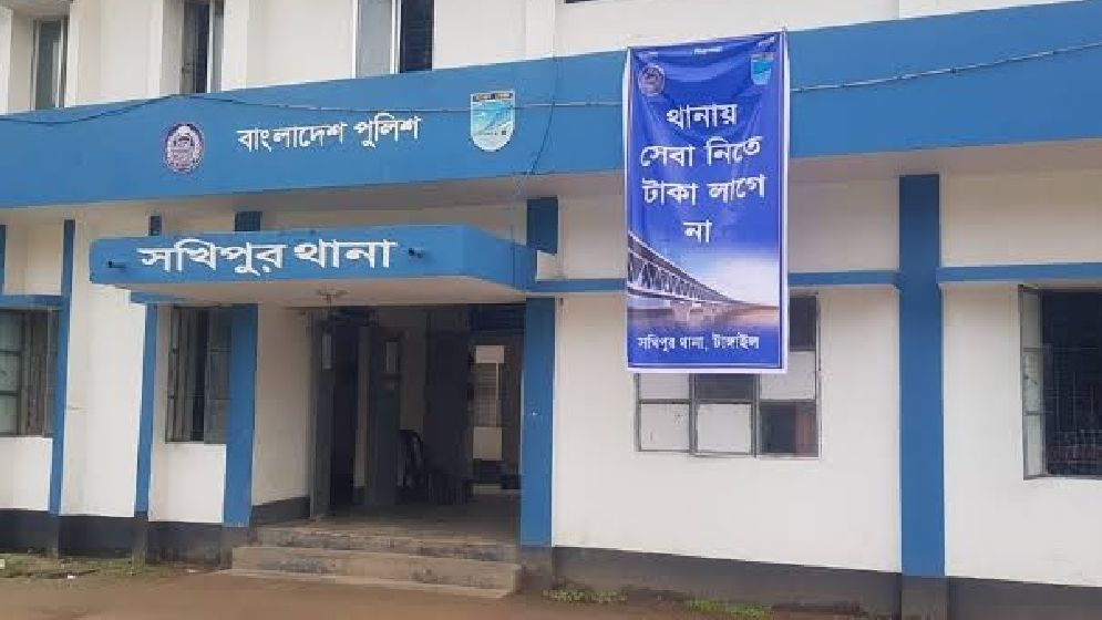 সখীপুরে ব্যবসায়ীর গলা কাটা লাশ উদ্ধার 