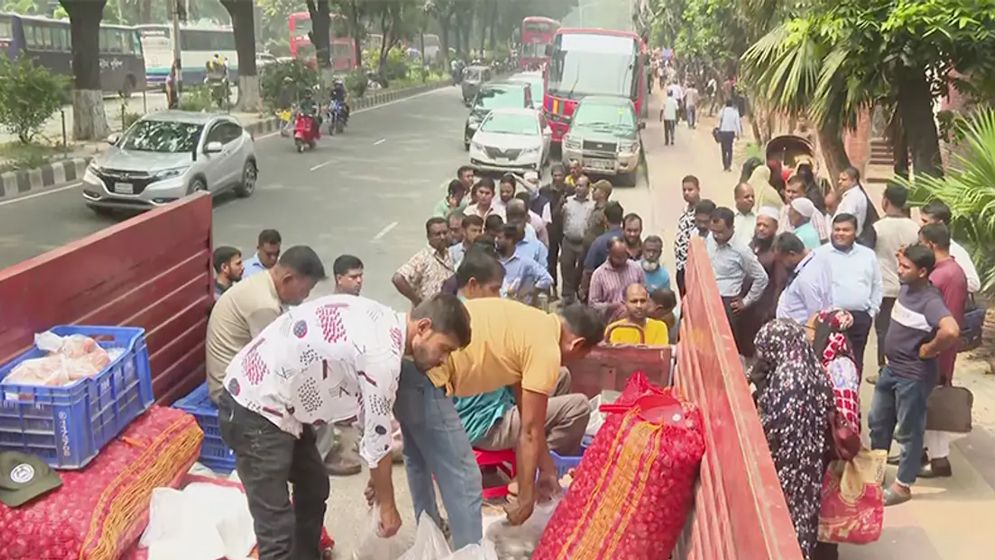 ৪২২ উপজেলায় ৩০ টাকা দরে চাল দেবে অন্তর্বর্তী সরকার