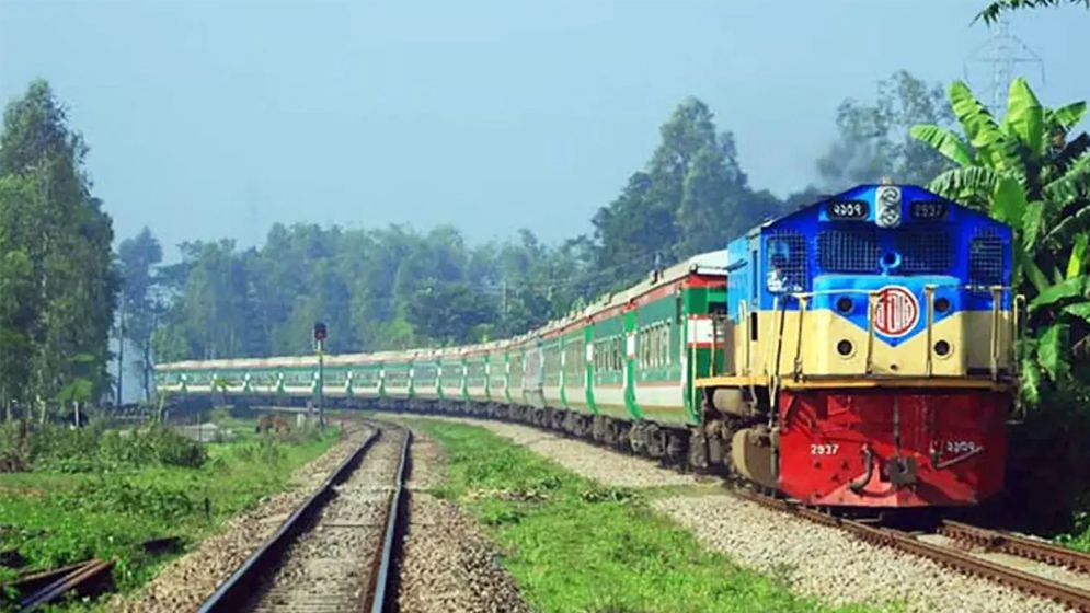 সারাদেশে ট্রেন চলাচল বন্ধ