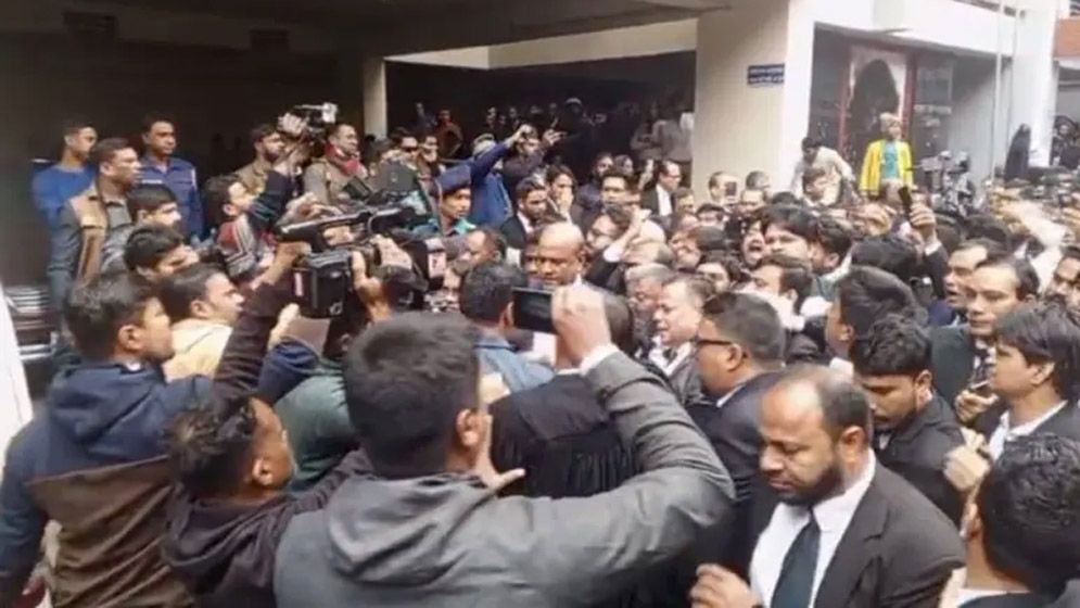 কেন জামিন পেলেন না চিন্ময় কৃষ্ণ, যা জানা গেল