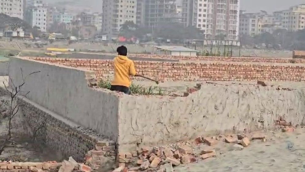 জলাশয় ও কৃষিজমি ভরাট বন্ধে রাজউকের উচ্ছেদ অভিযান