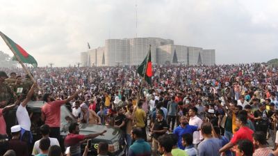 চাপে আছে ইউনূস সরকার: আইসিজি