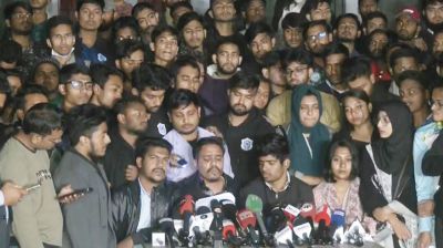 বিশ্ববিদ্যালয়ের কার্যক্রম শুরুসহ নতুন পাঁচ দফা দাবি সাত কলেজের শিক্ষার্থীদের