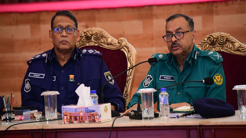 চাঁদাবাজি ও ছিনতাই বন্ধে শূণ্য সহিষ্ণু নীতির নির্দেশ পুলিশের