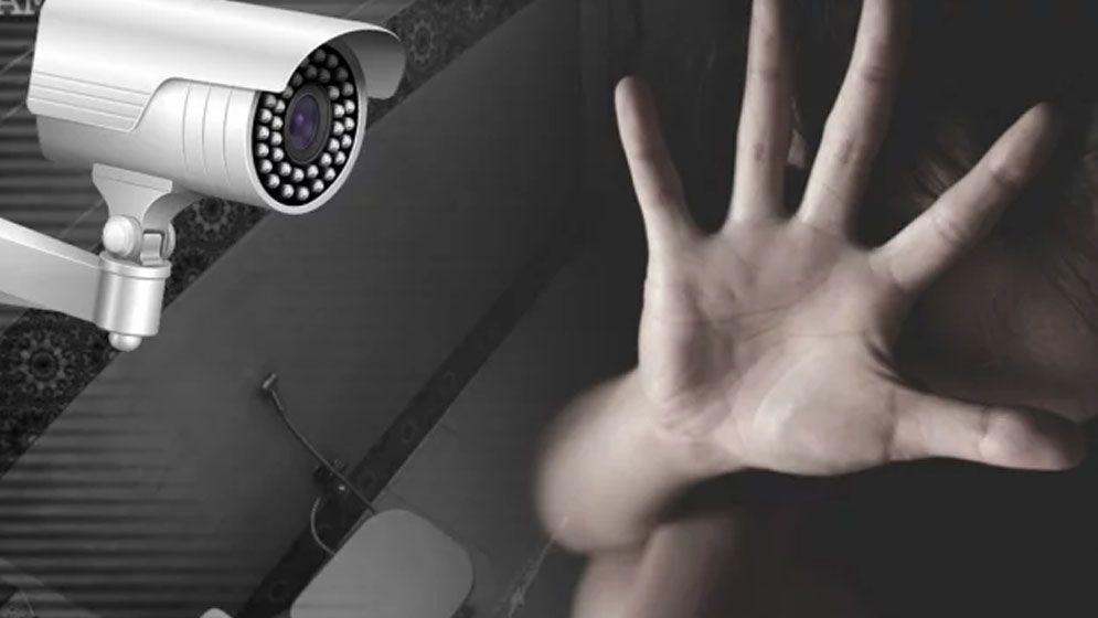 ছাত্রীদের শৌচাগারে ‘গোপন ক্যামেরা’, অতঃপর...