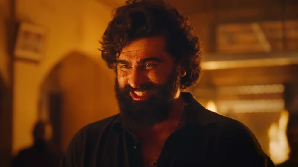 শুটিং স্পটের ছাদ ভেঙে পড়ল মাথায়, আহত অভিনেতা
