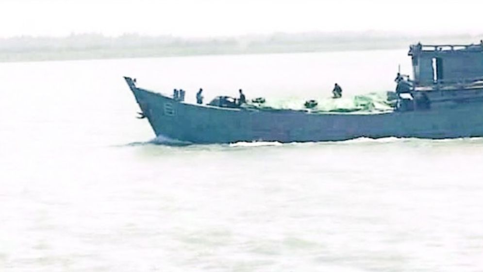 পণ্যবাহী বাংলাদেশি ৪ জাহাজ আটকে রেখেছে আরাকান আর্মি