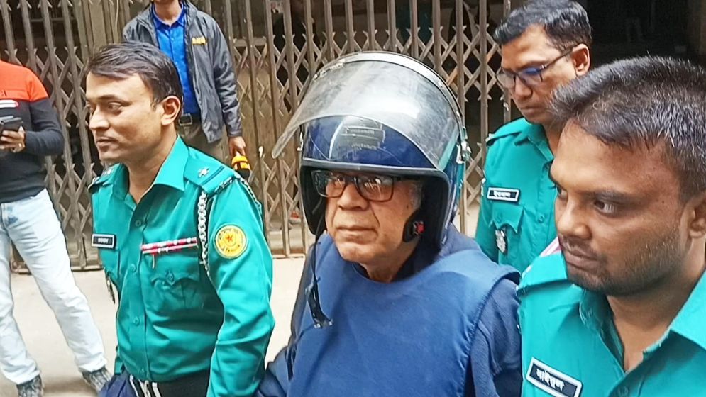 দুর্নীতির মামলায় গ্রেপ্তার সাবেক খাদ্যমন্ত্রী কামরুল