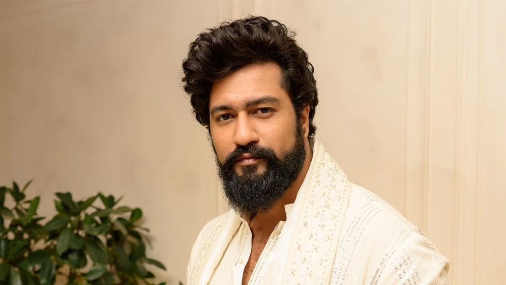 সারারাত ভিকিকে বেঁধে রেখেছিলেন পরিচালক!