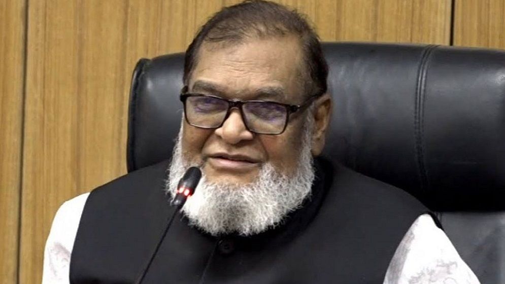 সাবেক মন্ত্রী মোজাম্মেল হকসহ ৪ জনের দেশত্যাগে নিষেধাজ্ঞা