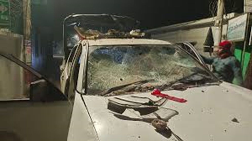 আওয়ামী লীগের লিফলেট বিতরণে বাধা, পুলিশের সঙ্গে সংঘর্ষ