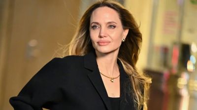 হলিউড ছাড়তে চেয়েছিলেন জোলি