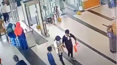 অপ্রাপ্তবয়স্কদের সঙ্গে প্রেমের সম্পর্ক স্থাপনে কী ধরনের আইনি বাধা আছে?