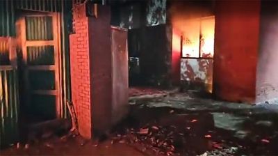 তোফায়েল আহমেদের বাড়িতে ভাঙচুর, অগ্নিসংযোগ