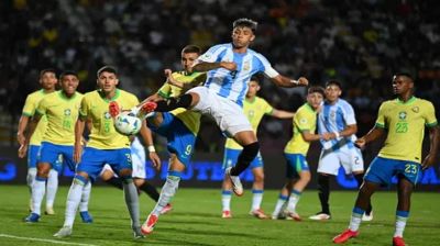 আর্জেন্টিনাকে টপকে শীর্ষে ব্রাজিল