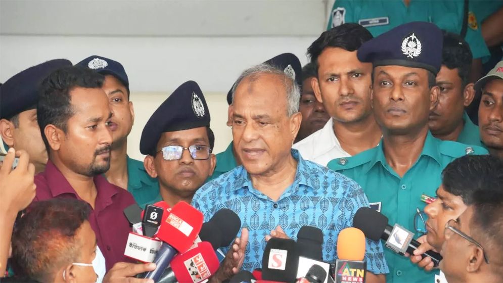 সাবেক রাষ্ট্রপতি আবদুল হামিদকে নিয়ে যে মন্তব্য করলেন স্বরাষ্ট্র উপদেষ্টা