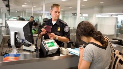 ইমিগ্রেশনের সময় যে ৭ কথা বললেই মহাবিপদ