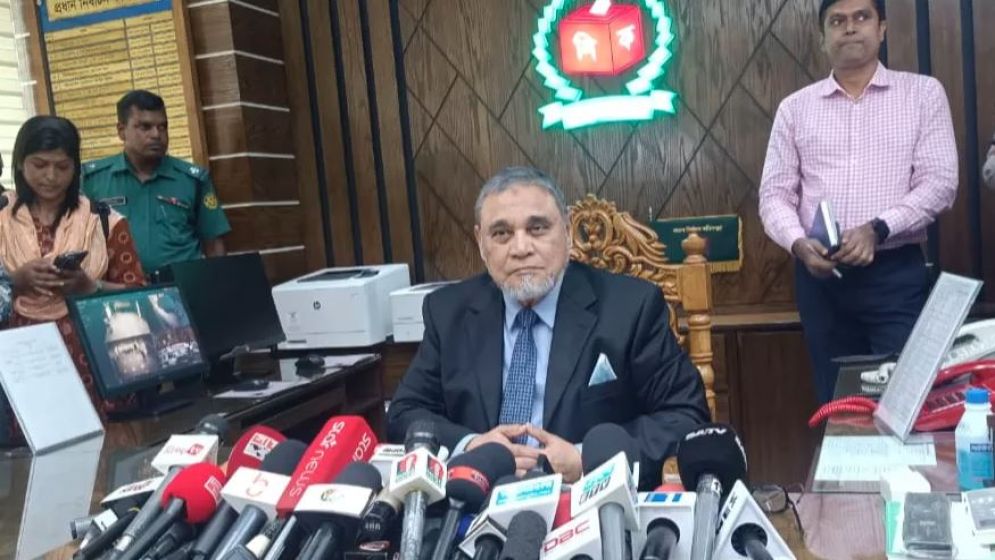 ফেব্রুয়ারিতে নির্বাচনের জন্য চূড়ান্ত প্রস্তুতি চলছে: সিইসি
