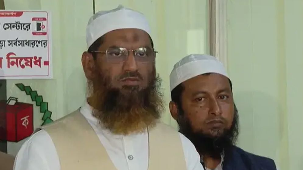 ‘ইঞ্জিনিয়ারিংয়ের’ অভিযোগ নিয়ে ইসিতে মামুনুল হক