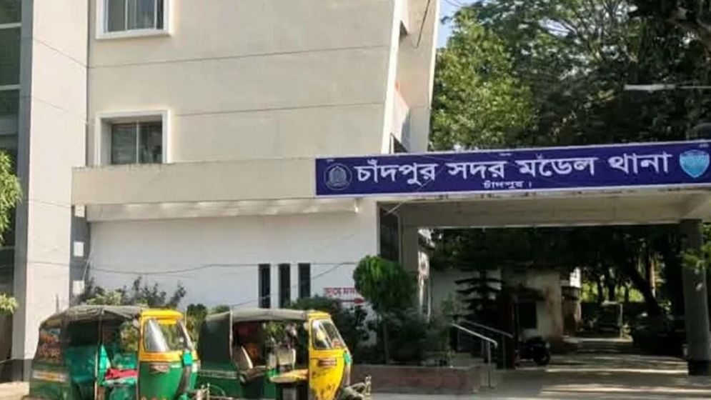 চাঁদপুরে বিশৃঙ্খলা সৃষ্টি, দলীয় কর্মীদের পুলিশে দিলেন বিএনপির নবনির্বাচিত এমপি  