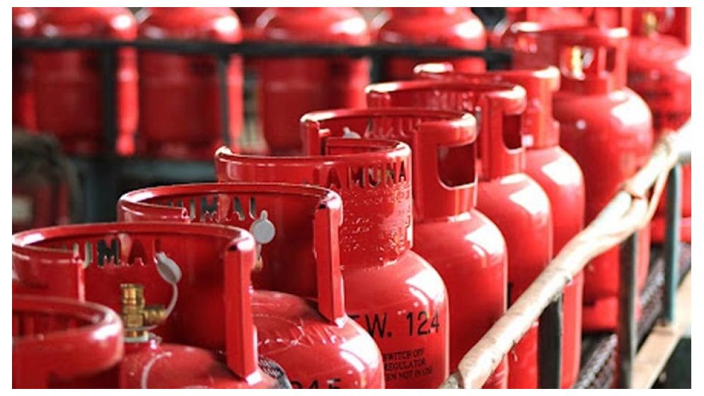 গ্যাসের দামে স্বস্তি ফেরার বার্তা দিলেন বাণিজ্যমন্ত্রী