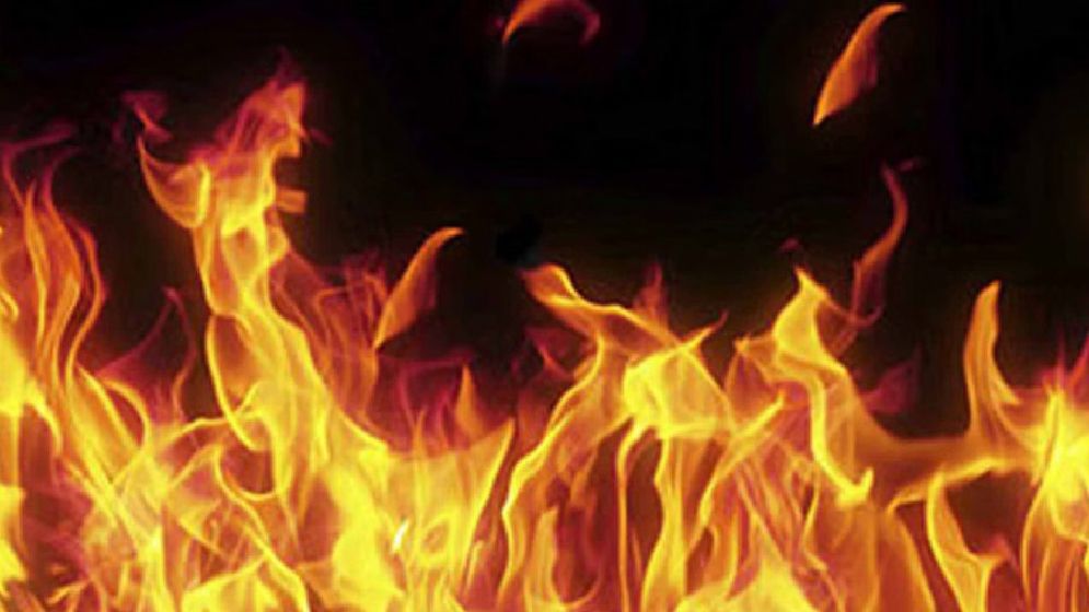 গাজীপুরে ঝুট গুদামে আগুন