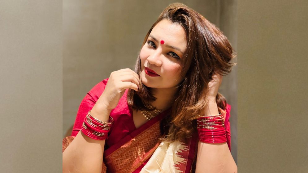 দলীয় পরিচয়ে সামনে এলেন মোনামি