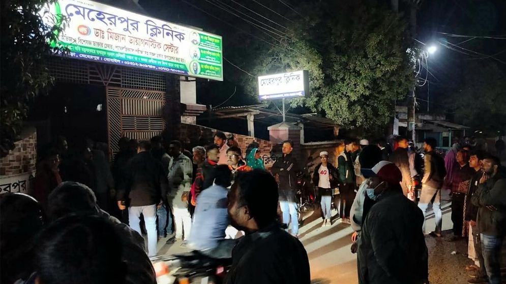 মেহেরপুরে রোগীর মৃত্যু: স্বজনদের হামলায় দুই ডাক্তার আহত