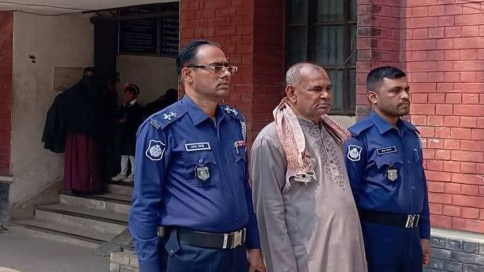 বিএনপিতে যোগ দিয়েও রক্ষা পেলেন না বোয়ালমারী ইউপি চেয়ারম্যান 