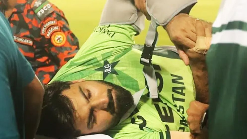 চোট পেয়ে হাসপাতালে পাকিস্তানি ক্রিকেটার তালাত
