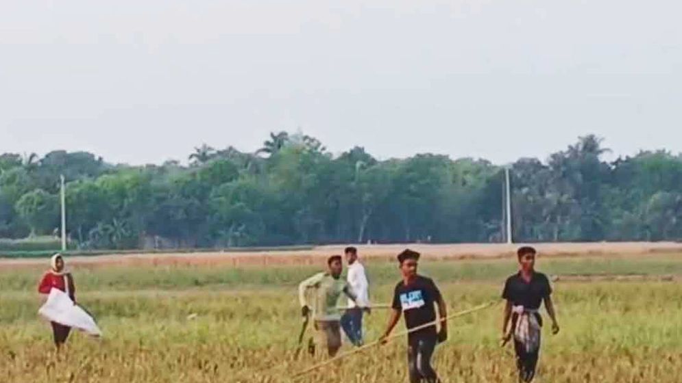 বোতলের ছিপি ছোড়া থেকে ভয়াবহ সংঘর্ষ, গুলিবিদ্ধ ৭