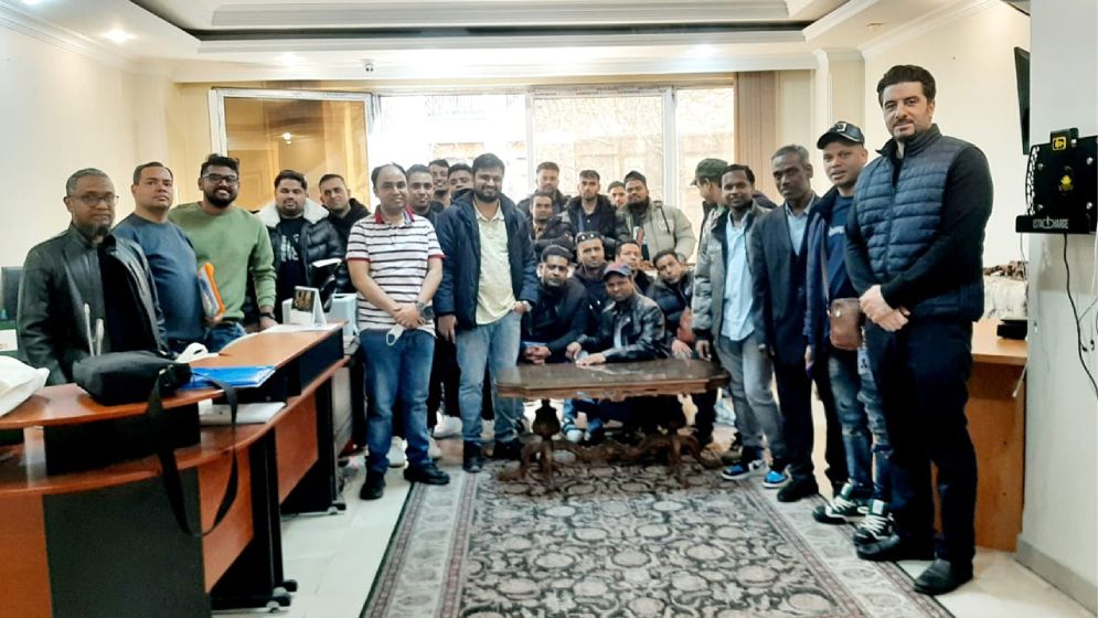 ইরান থেকে দেশে ফিরছেন ১৮৬ বাংলাদেশি