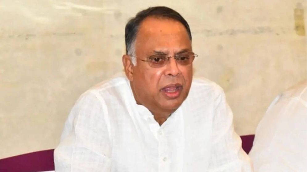 তেল মজুত নিয়ে সতর্ক করলেন জ্বালানি মন্ত্রী