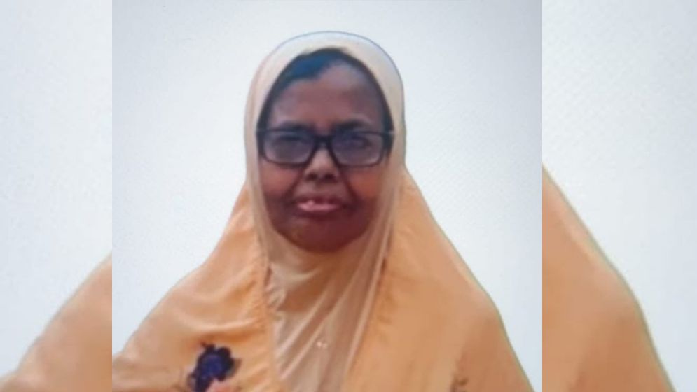 নাটোরের বিধবা নারীর অদম্য লড়াই