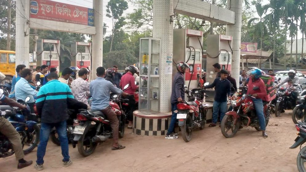 নীলফামারীতে জ্বালানি তেলের তীব্র সংকট