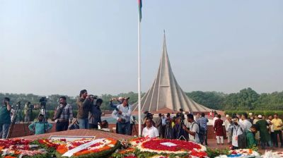 বীর শহীদদের স্মরণে স্মৃতিসৌধে জনতার ঢল