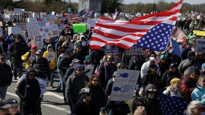 ট্রাম্পবিরোধী বিক্ষোভে উত্তাল যুক্তরাষ্ট্র