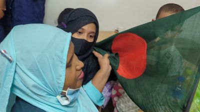 আ. লীগের পক্ষে স্মৃতিসৌধে শ্রদ্ধা জানাতে এসে ৩ সন্তানসহ নারী আটক