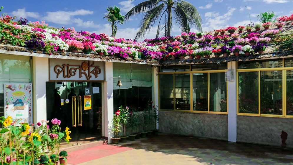 ভ্রমণ পিপাসুদের রসনা তৃপ্তিতে কক্সবাজারের ‘পালংকি রেস্তোরাঁ’  