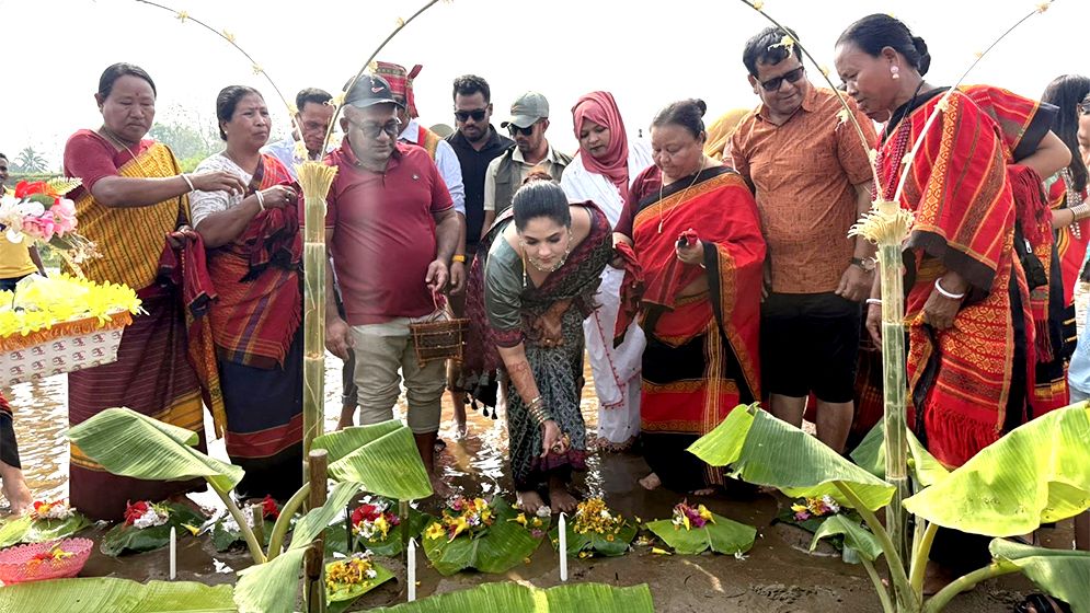 বর্ষবরণ উৎসবে রঙিন পাহাড়ি জনপদ খাগড়াছড়ি