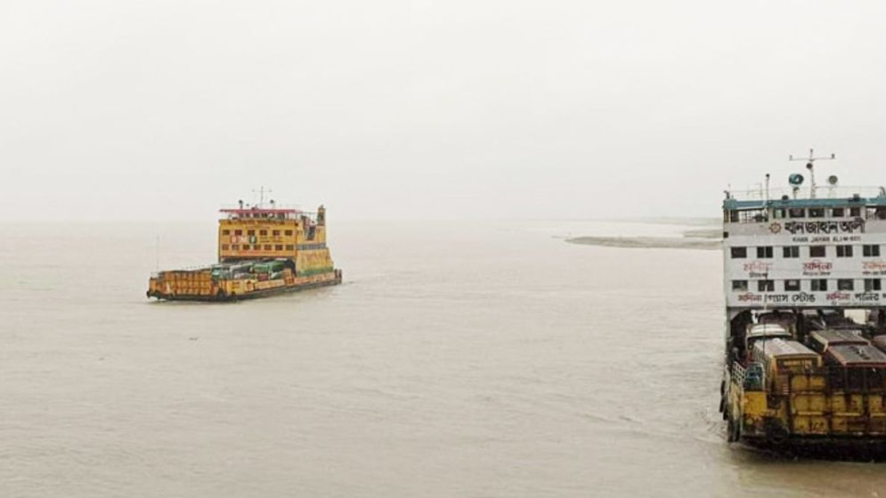 দেড় ঘণ্টা পর দৌলতদিয়া-পাটুরিয়া রুটে নৌচলাচল স্বাভাবিক