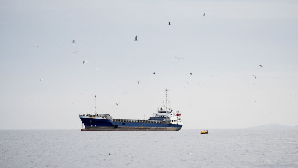 মার্কিন অবরোধের মধ্যেই ৪ জাহাজের হরমুজ পাড়ি