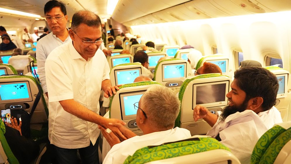 হজ ফ্লাইট উদ্বোধন করেছেন প্রধানমন্ত্রী