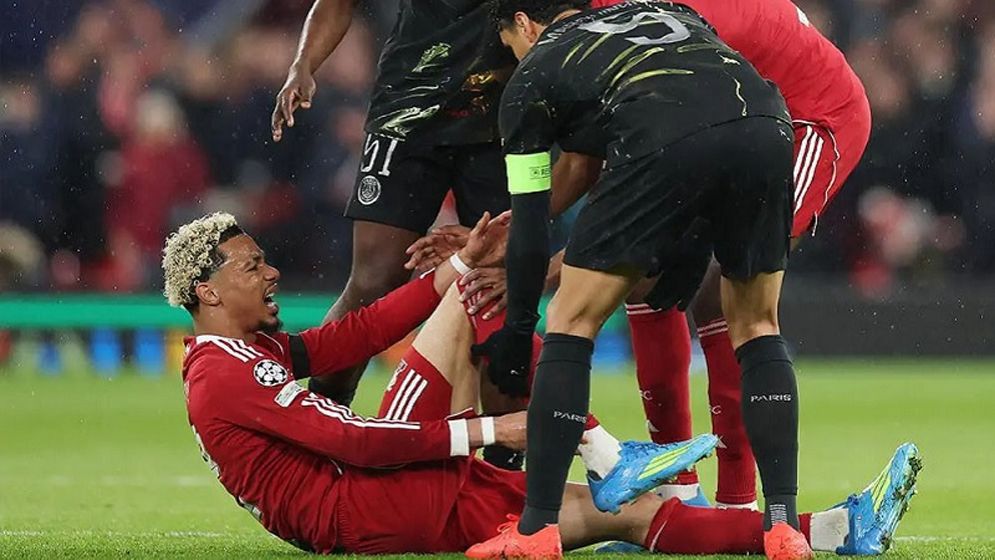 গুরুতর ইনজুরিতে বিশ্বকাপে খেলা নিয়ে শঙ্কায় ফরাসি তারকা স্ট্রাইকার