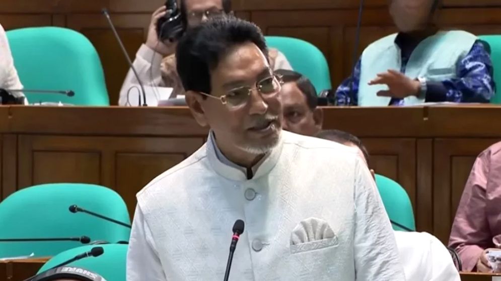 ‘সাগর থেকে দুটি তিমি নিয়ে এসেছি, আরও দুটি হাঙর আসছে’  