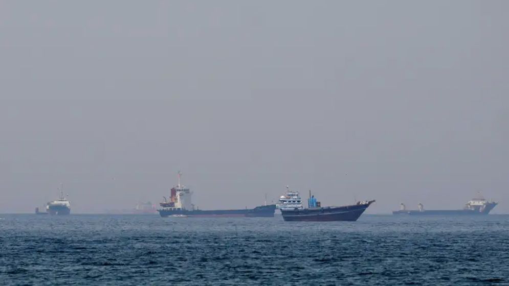 আটক জাহাজ দ্রুত ছেড়ে দিতে ইরানের আহ্বান, নইলে পাল্টা হামলা  