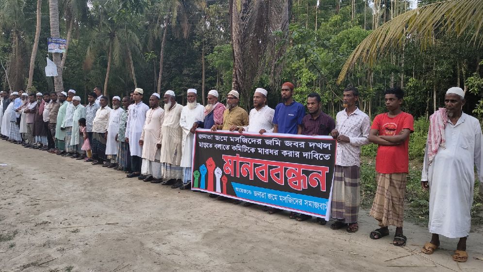 মসজিদের জমি দখলমুক্ত করতে বলায় সভাপতির ওপর হামলা