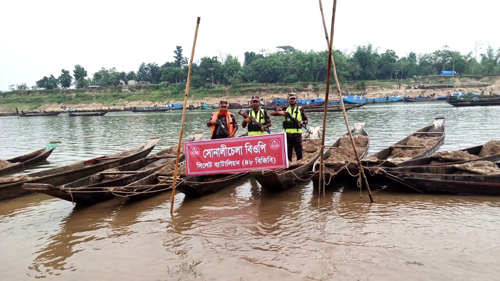 সিলেট সীমান্তে বিজিবির অভিযানে ৪৮ লাখ টাকার মালামাল জব্দ