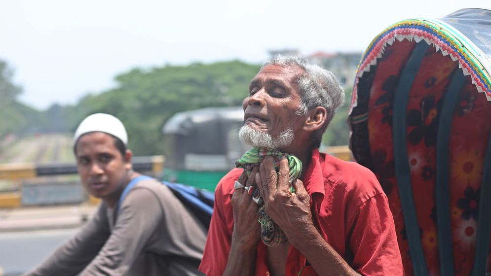 দেশজুড়ে তীব্র তাপপ্রবাহ 